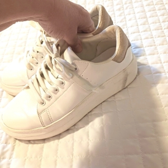 Time and Tru White Sneakers - Picture 6 of 8